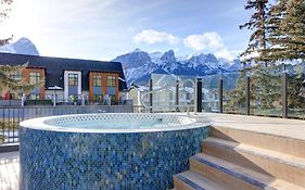 Lady Macdonald Country Inn